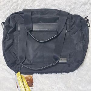 Elegant Black Messenger Bag for Men